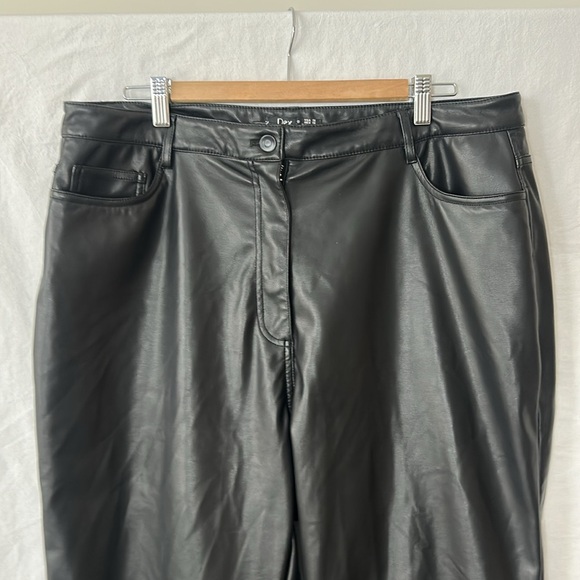 DEX Faux Leather High Waisted Straight Leg Cropped Black Pants Sz 1X - Picture 5 of 17